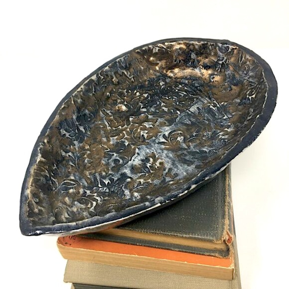 Handmade Ceramic Leaf Stamped Black Bronze Glazed Teardrop Shape Dish Bowl